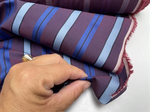 Skjorte poplin - lækker kvalitet i violet med blålige striber